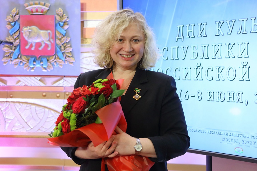 О.В.Солопова награждена медалью "За вклад в развитие культуры Беларуси" (Республика Беларусь) 